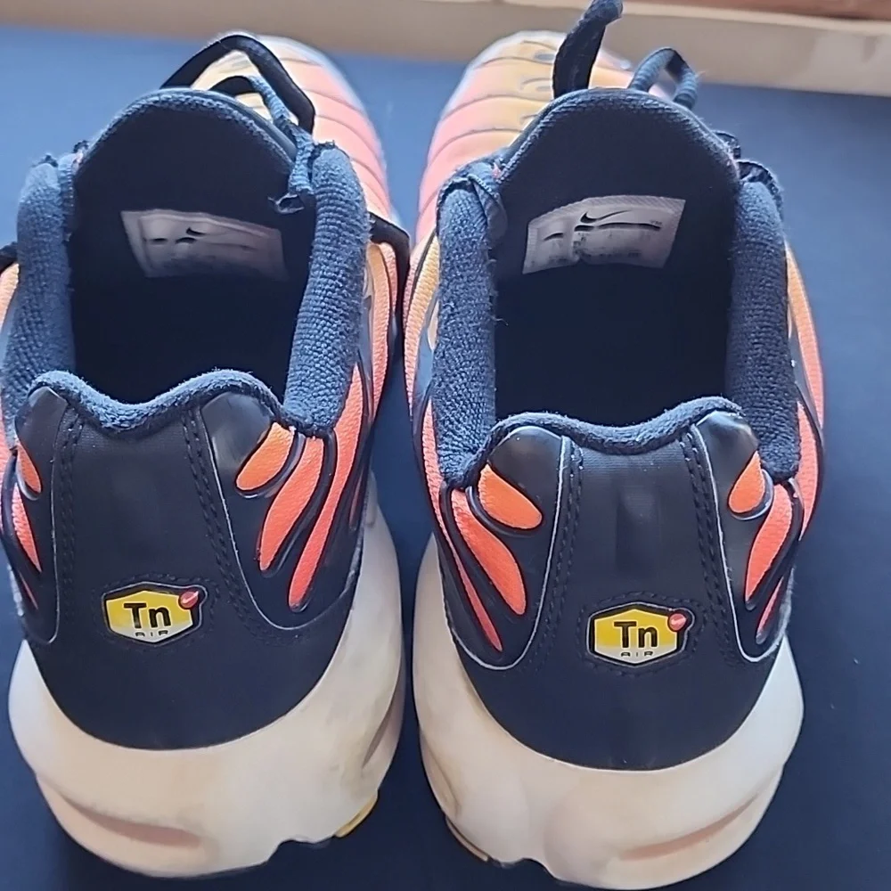 Youth size 7 sunset‎ Nike airmax